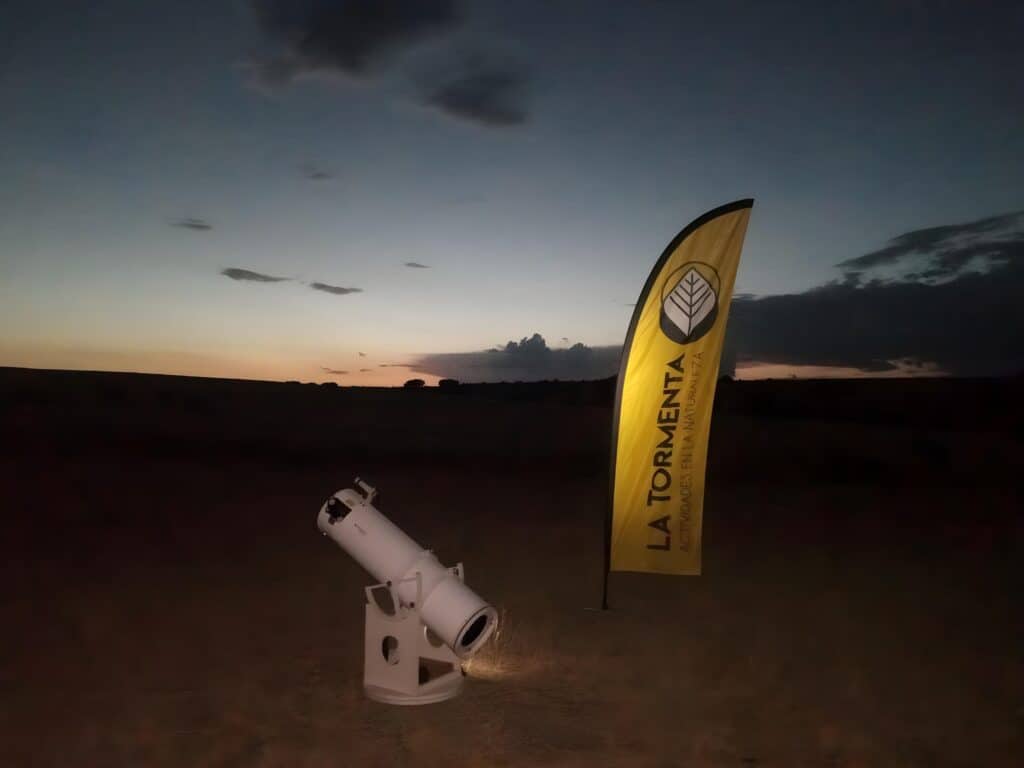 Álvaro Bastero, monitor Starlight certificado en el nordeste de Segovia.